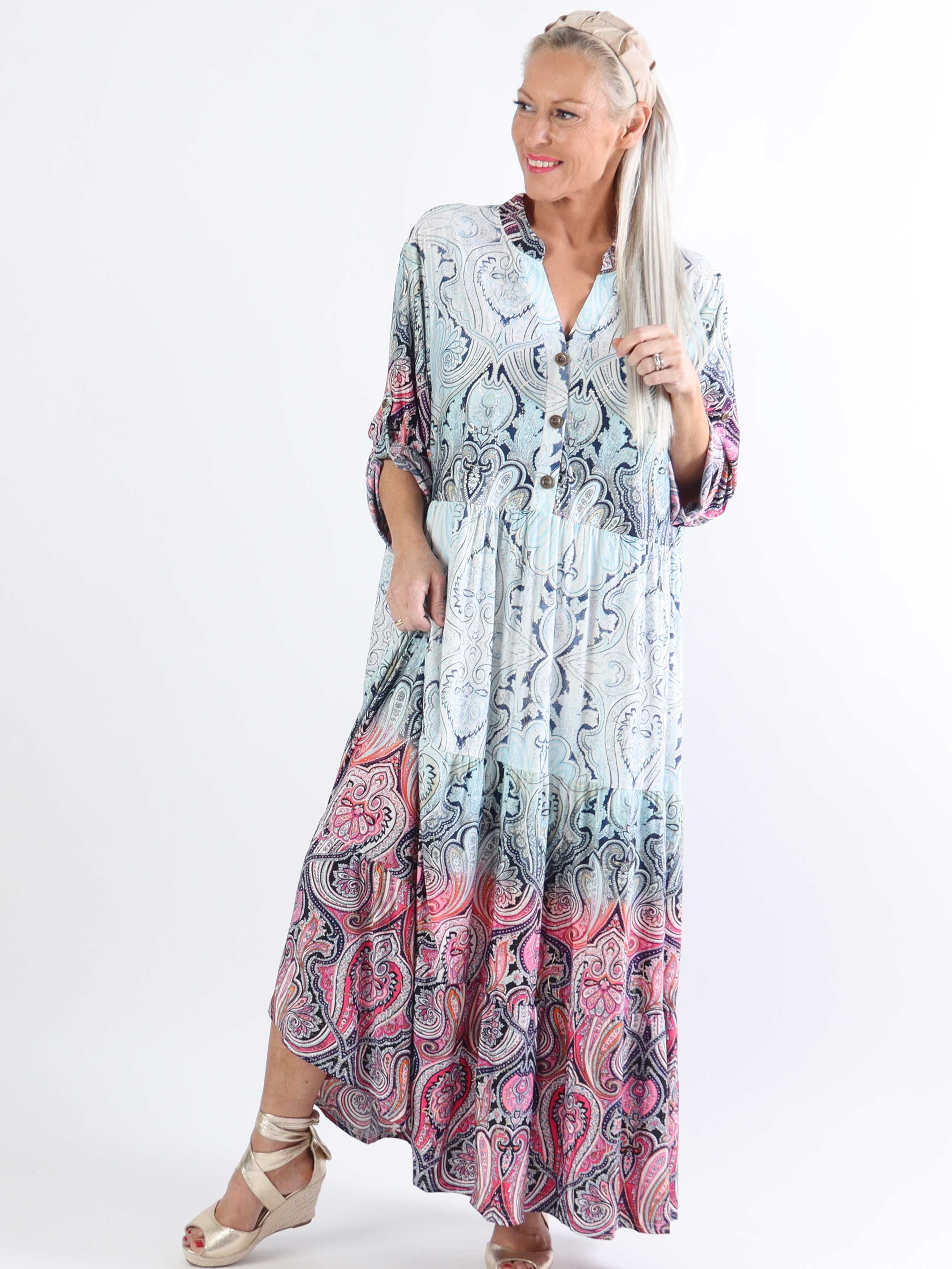 Milano Tamaria - Lång plus size-klänning med fint tryck i lager-på-lager-look